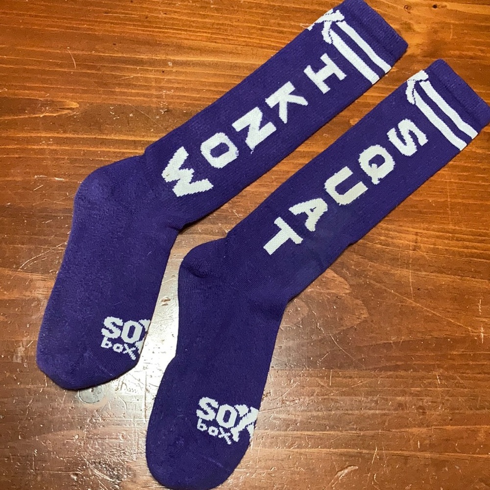 Sox box “I know squat” socks